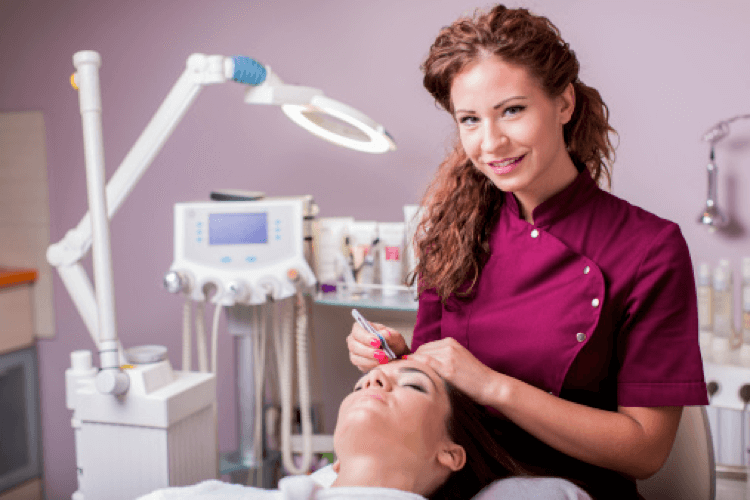 Deciding if a Cosmetology School is Right for You