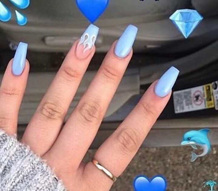 Burn this summer with your baby blue nails